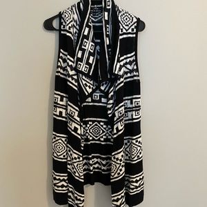 Long black & white light weight sweater vest
